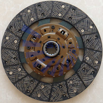 Isuzu 700P kit d'embrayage 100% nouveau moteur 4HK1 s'adapte aux camions de la série N